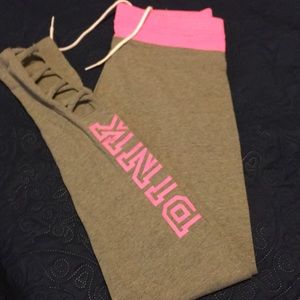 Pink yoga leggings